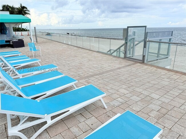 Building Photo - 3725 S Ocean Dr