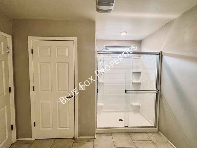 Building Photo - 6524 S Calle Diablo Dr