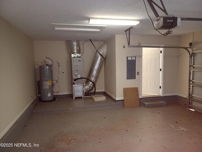 Building Photo - 4463 Ecton Ln E