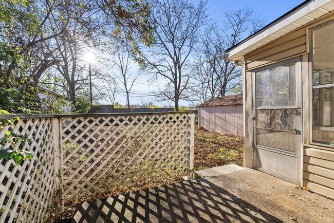 Building Photo - 154 Northwood Dr