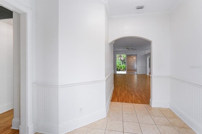 Building Photo - 295 Fareham Dr