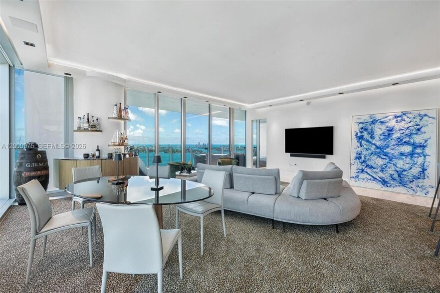 Building Photo - 700 NE 26th Terrace