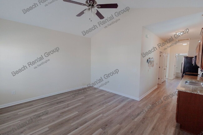 Building Photo - 605 Surfsong Way
