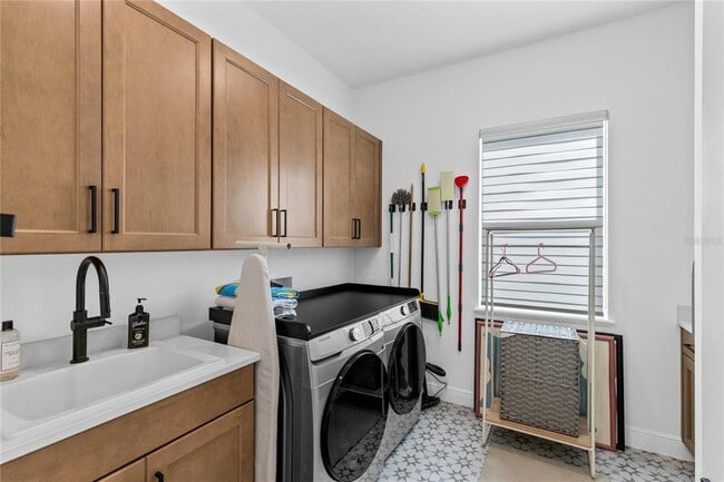 Building Photo - 9445 Santorini Dr