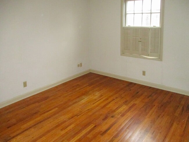 Building Photo - 2665 Alvarado Terrace S