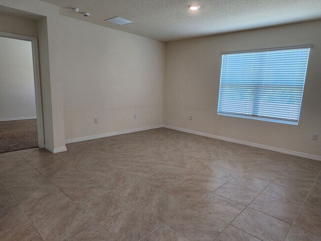 Building Photo - BEAUTIFUL 4Bedroom 2 Bathroom Home in the Ormond Station Community