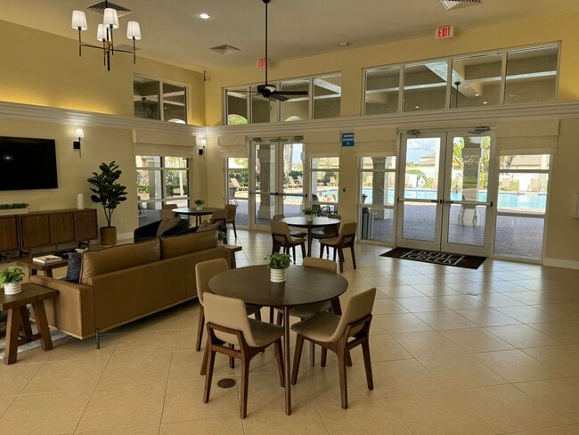 Building Photo - 673 Carlyle Wy