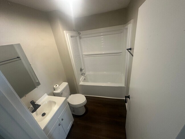 Building Photo - 2213 Crutchfield Ln