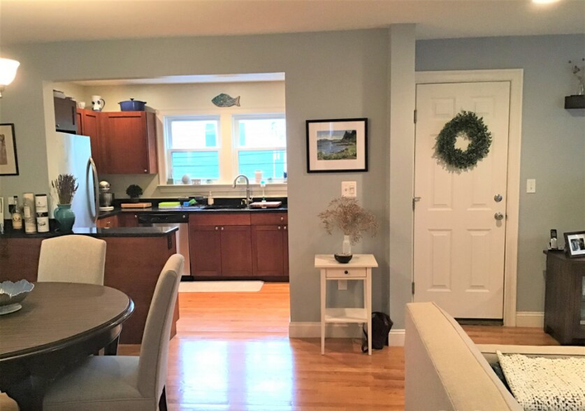 Building Photo - 60 Magnolia Ave