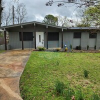 Building Photo - Great Family Home!!! 3Bedroom 2 Bathroom *...