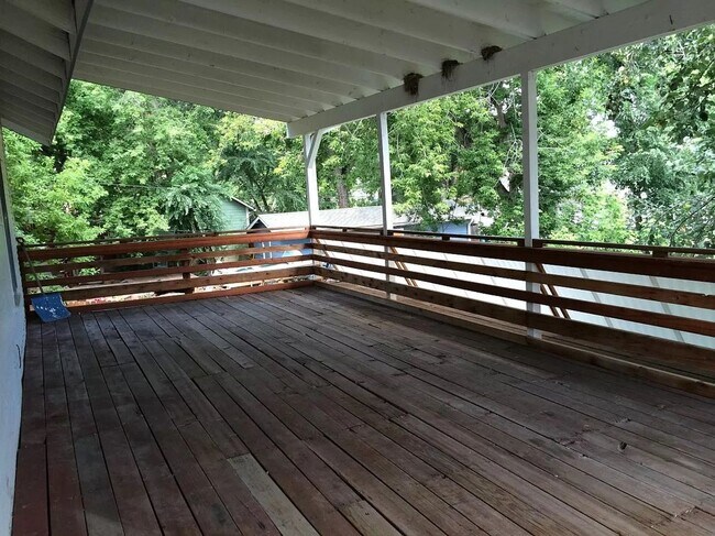 Building Photo - 904 1/2-310-312 E Elizabeth St