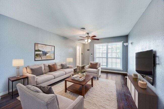 Building Photo - 8935 Clearwater Dr
