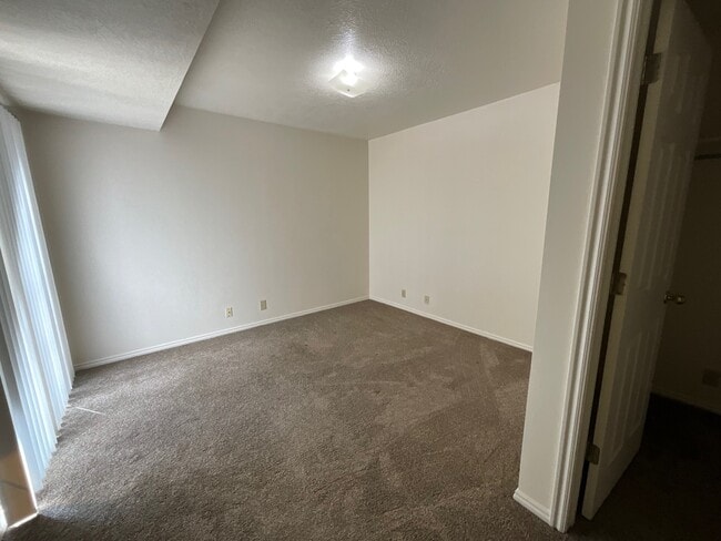 Building Photo - 1227 Riverside Ave