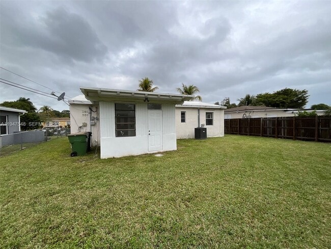 Building Photo - 1240 NE 143rd St