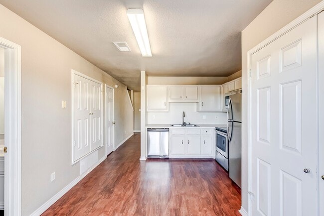 Building Photo - 2501 Schwald Rd