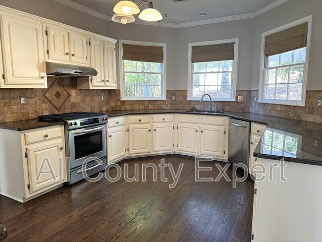 Building Photo - 4545 Sudbury Ct