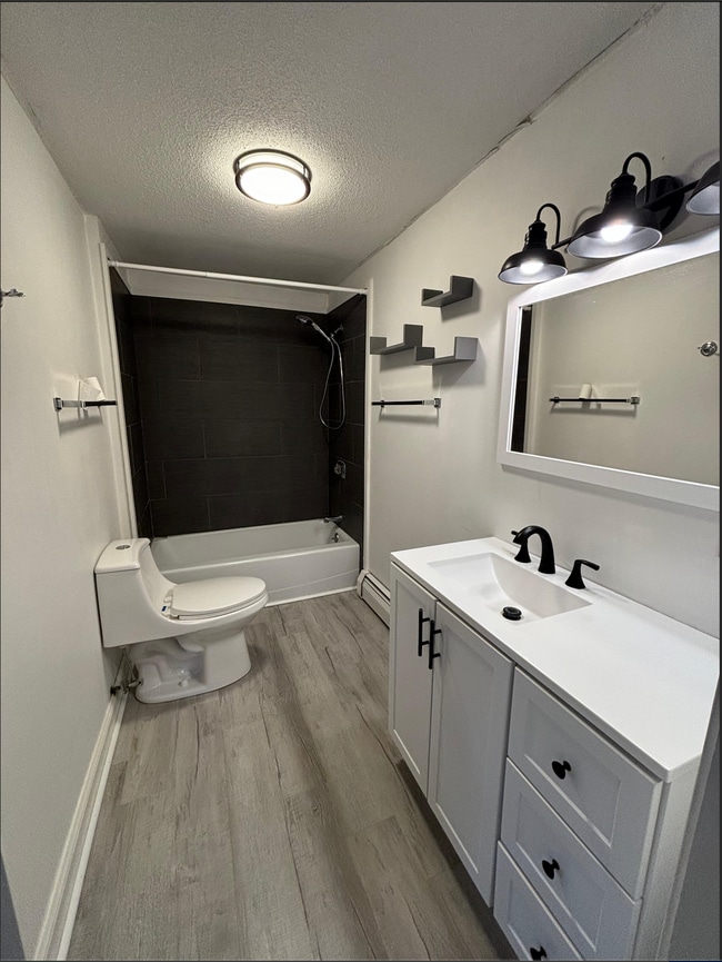 Building Photo - 141 E High St