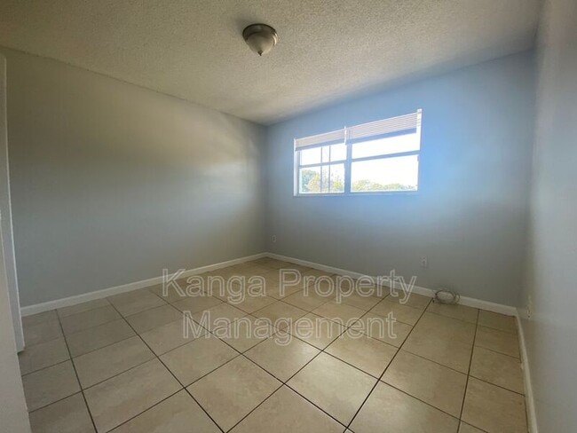 Building Photo - 3206 Louisiana Ave