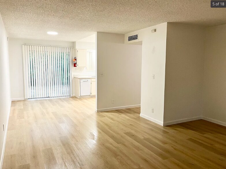 Building Photo - 831 N Belvedere Ave