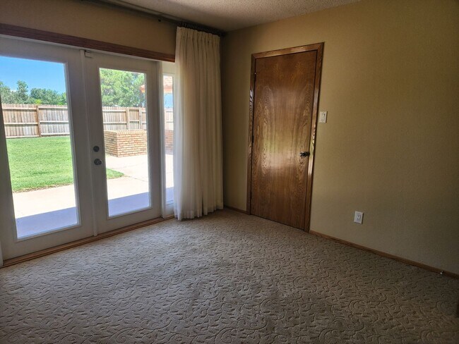 Building Photo - 516 Diamondhead Dr