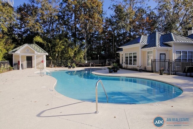 Building Photo - Third-Floor 2BR/2BA Condo – The Estates at...
