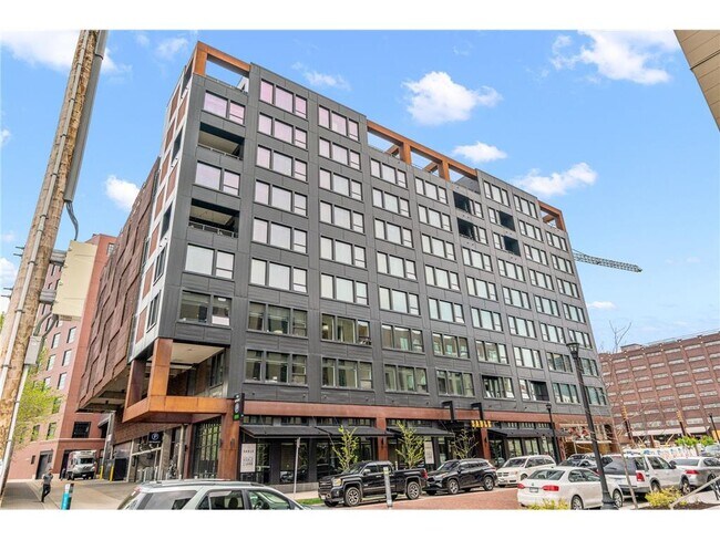 Building Photo - 728 N 3rd St