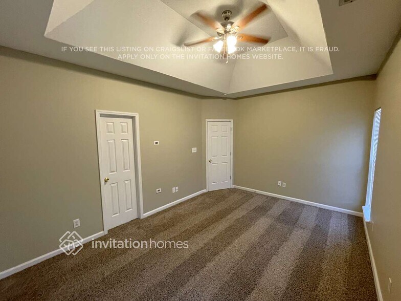 Building Photo - 3869 Longwood Dr SW