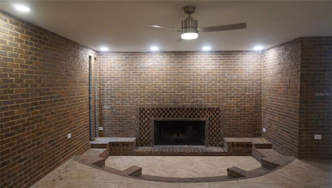 Building Photo - 502 W Hilda Dr