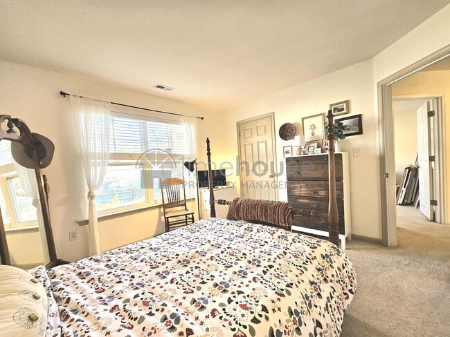 Building Photo - 820 Gem Ct