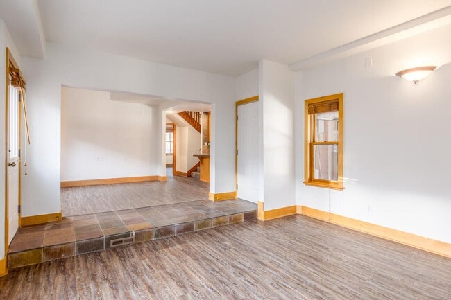 Building Photo - Old Town GEM Just 1 Block from PCMR!