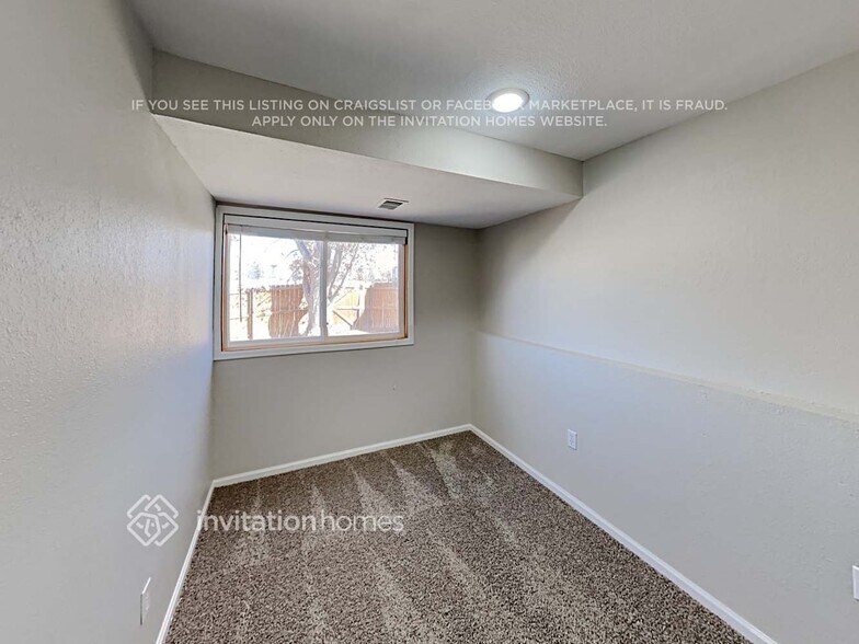 Building Photo - 5824 S Quemoy Cir