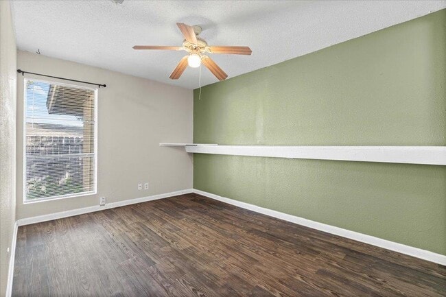 Building Photo - 2809 Parker Ln