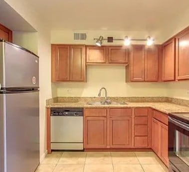 Building Photo - 7110 E Continental Dr