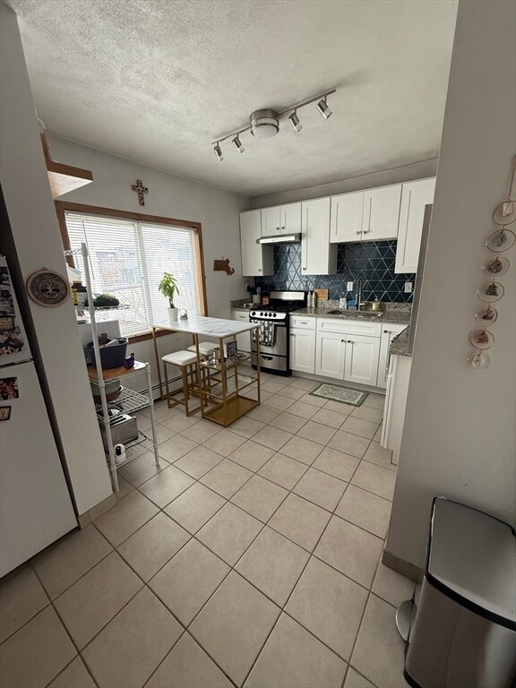 Building Photo - 585 Somerville Ave