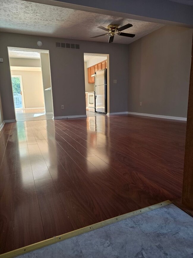 Building Photo - 3BR Townhome in Riverside Neighborhood of Belcamp!
