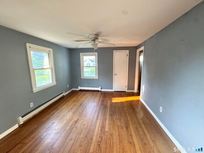 Building Photo - 482 Ash Dr