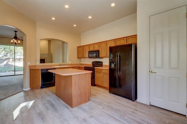 Building Photo - 3 bed, 2 bath Granville Home for Rent!