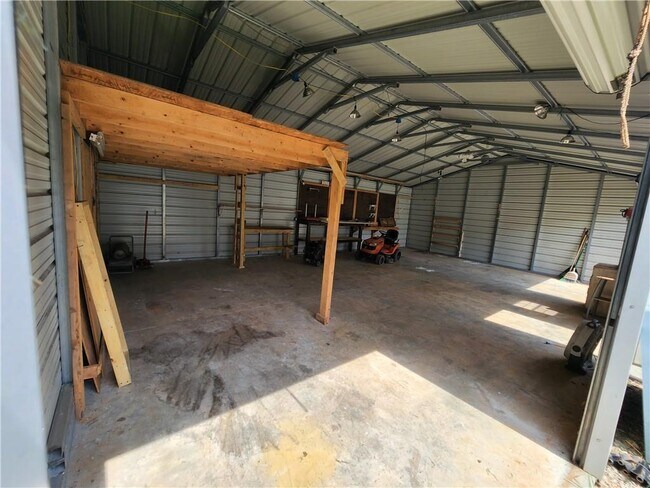 Building Photo - 5143 Ponderosa Farm Rd