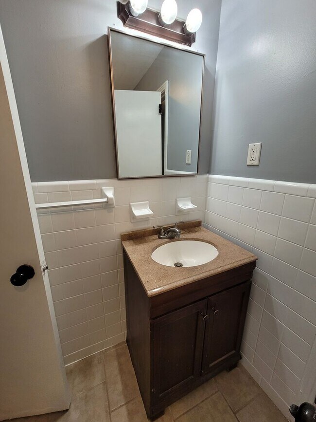 Building Photo - Huntsville