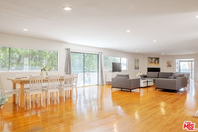 Building Photo - 110 N Barrington Ave