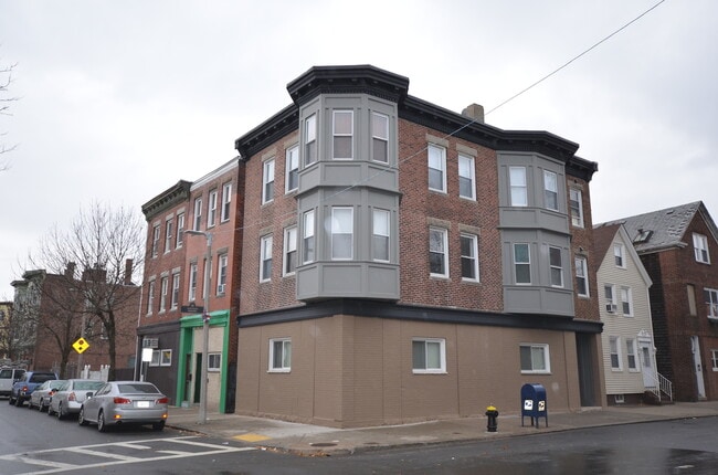 Building Photo - 239-241 Mav