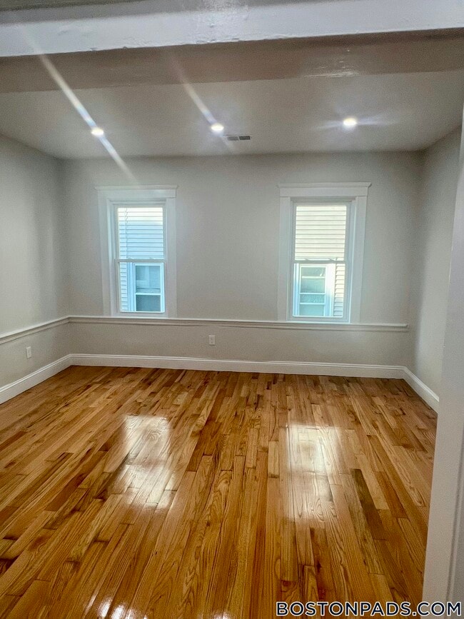 Building Photo - 17 Verrill St