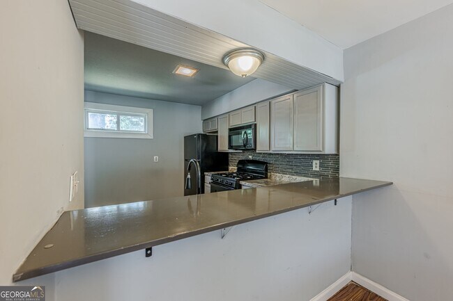 Building Photo - 2016 Oak Park Ln