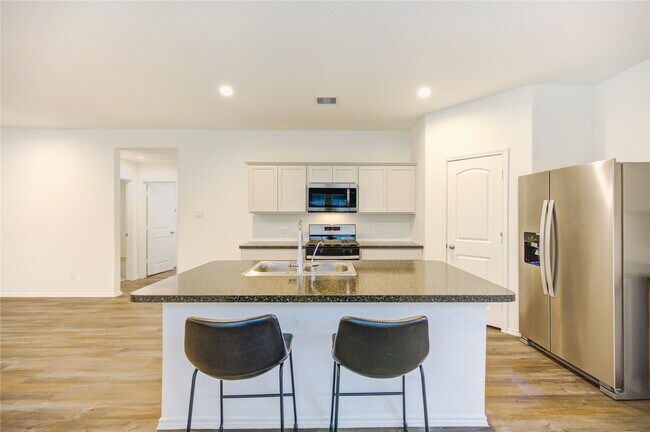 Building Photo - 5618 Redstone Gardens Dr