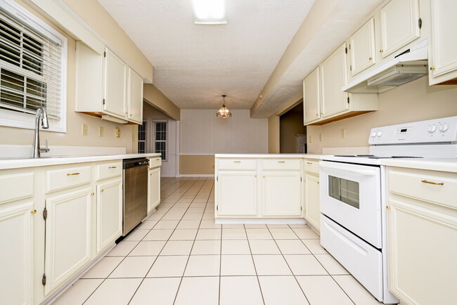 Building Photo - 114 Rubicon Rd