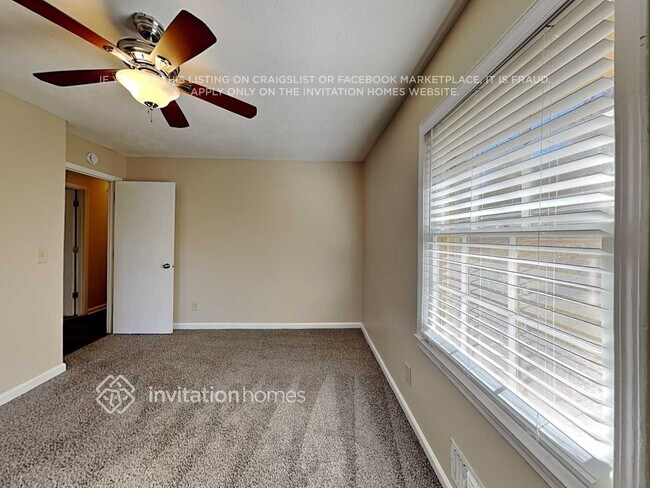 Building Photo - 4515 Lincoln Way SW