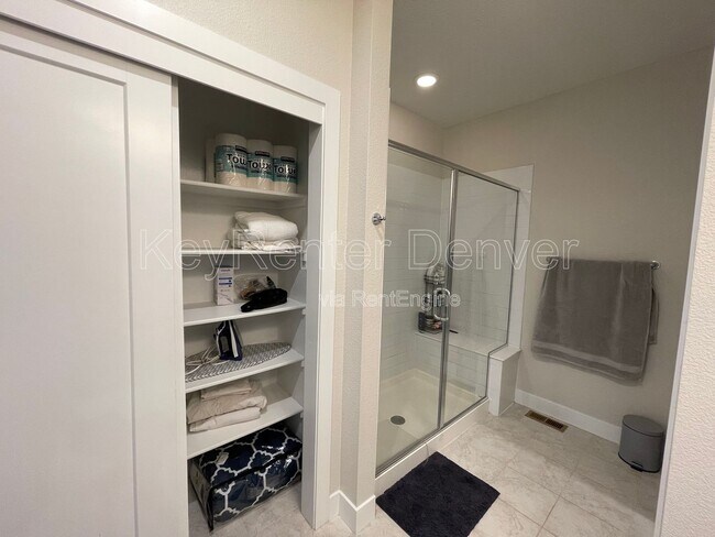 Building Photo - 9675 E Idaho Pl