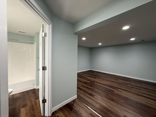 Building Photo - 7276 Tiger Dr