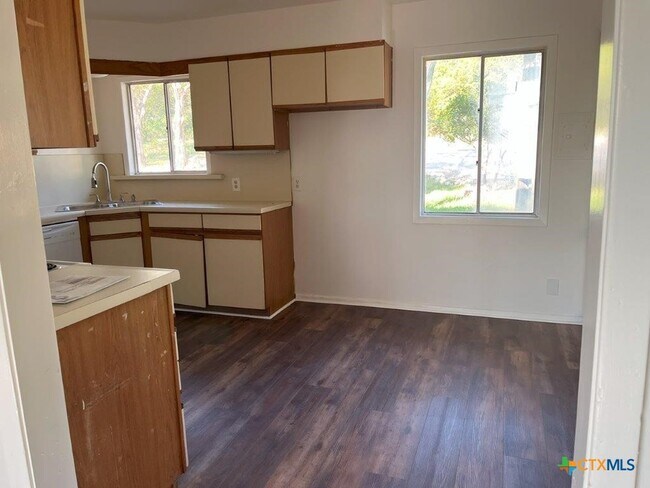 Building Photo - 253 N Scenic Loop