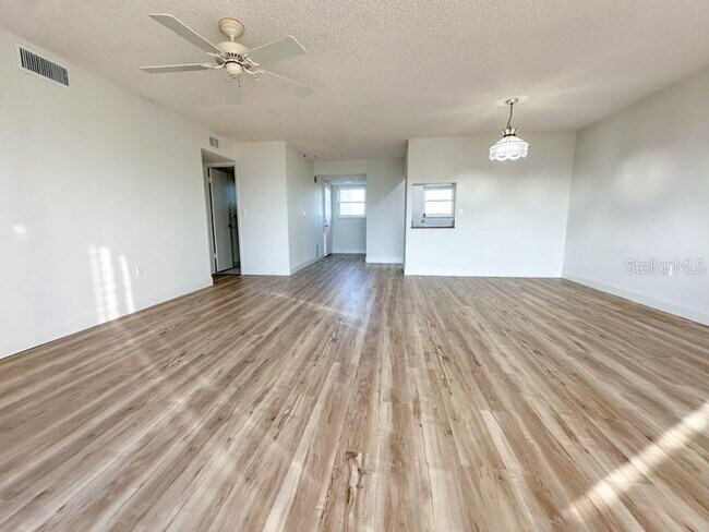Building Photo - 3640 Ironwood Cir